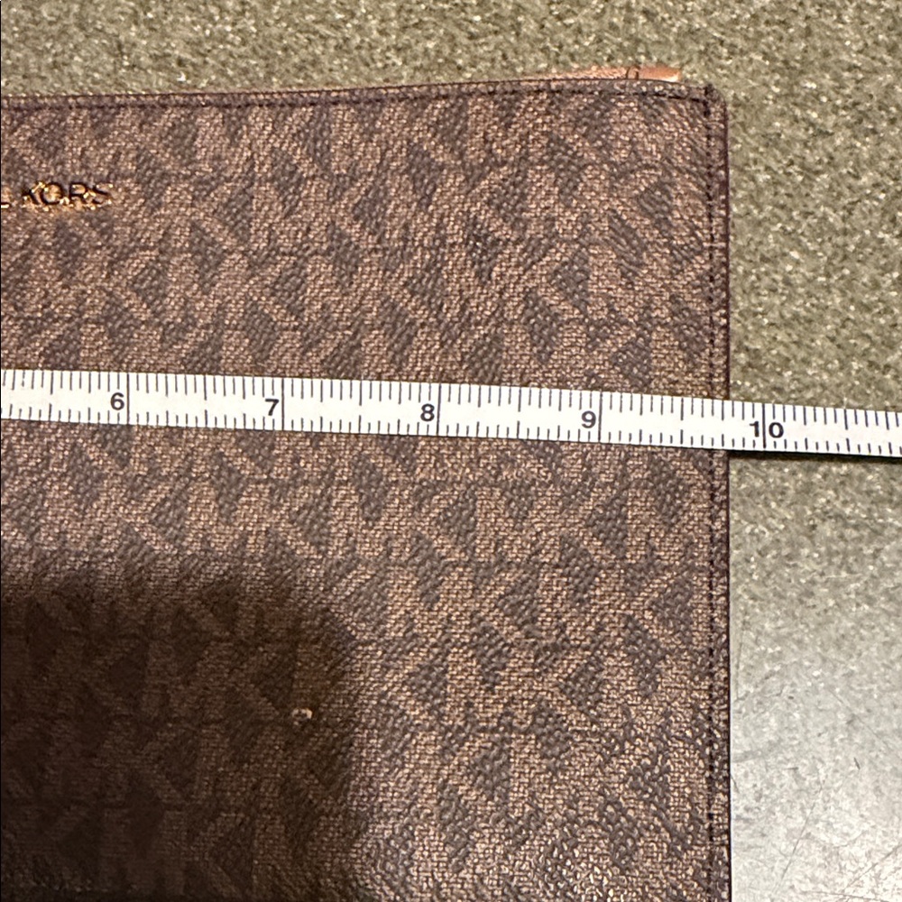 Michael Kors Brown‎ Signature Monogram Wristlet Clutch Gold Hardware 9.5 Inch - Picture 8 of 9
